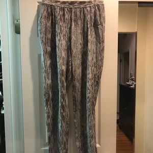 Acrobat 100% silk pant w pockets